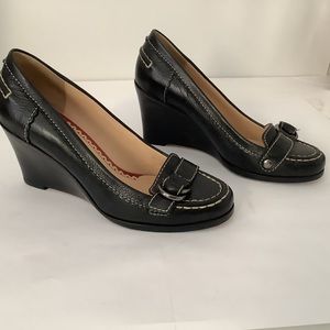 Johnston & Murphy leather wedge heel shoes. Size 7.5